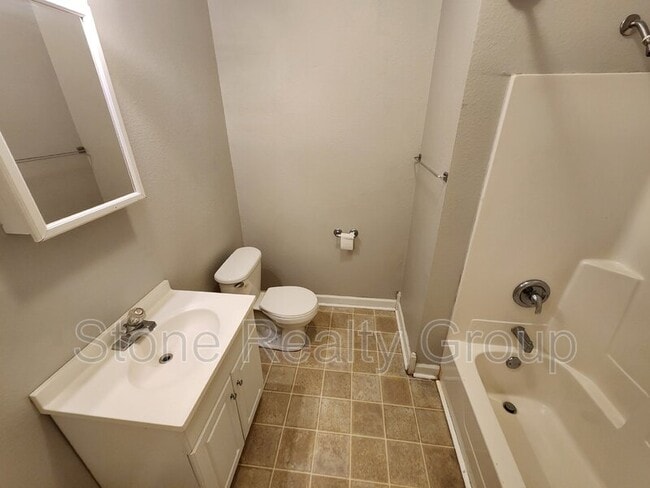 Building Photo - 1201 S 11th St