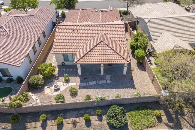 Building Photo - 17610 W Port Royale Ln