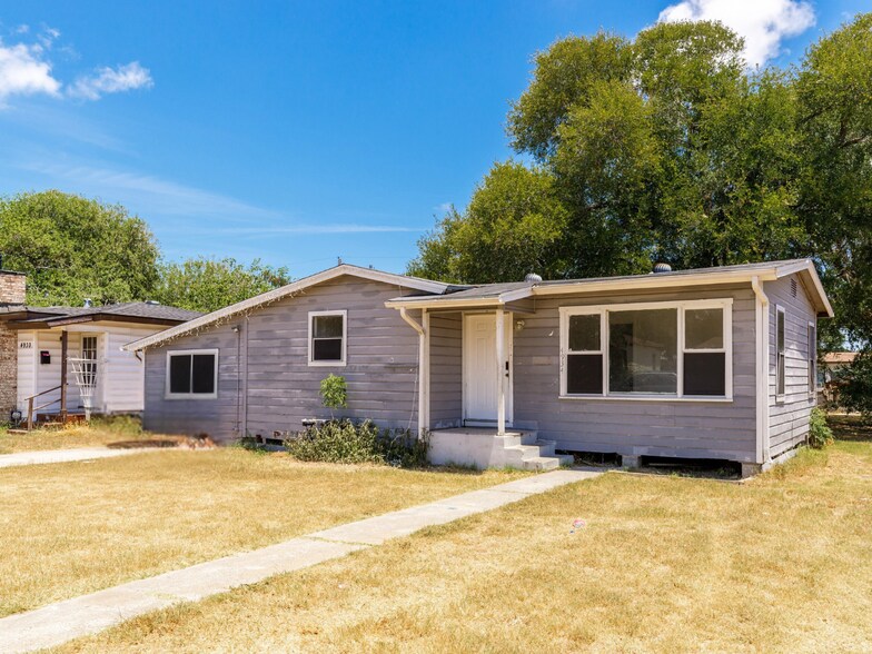 Primary Photo - 4934 Urban St
