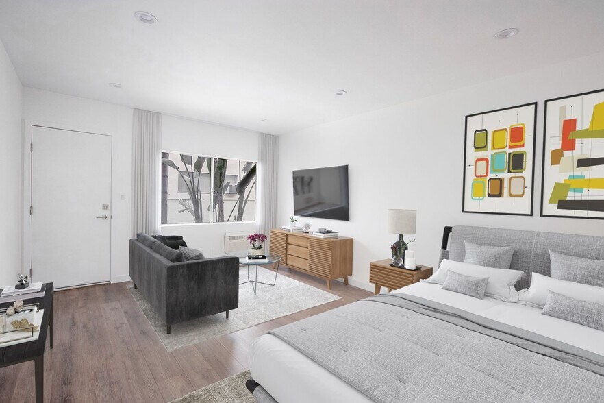 Interior Photo - 937 N Orange Grove Ave
