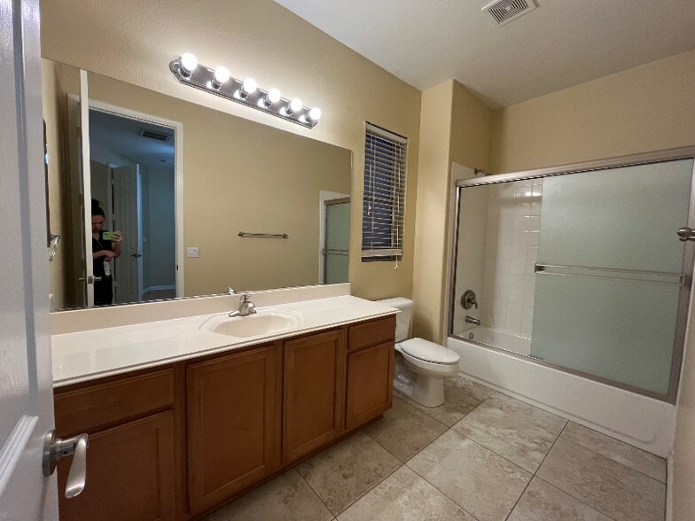 Building Photo - 8089 Villa Del Cielo St