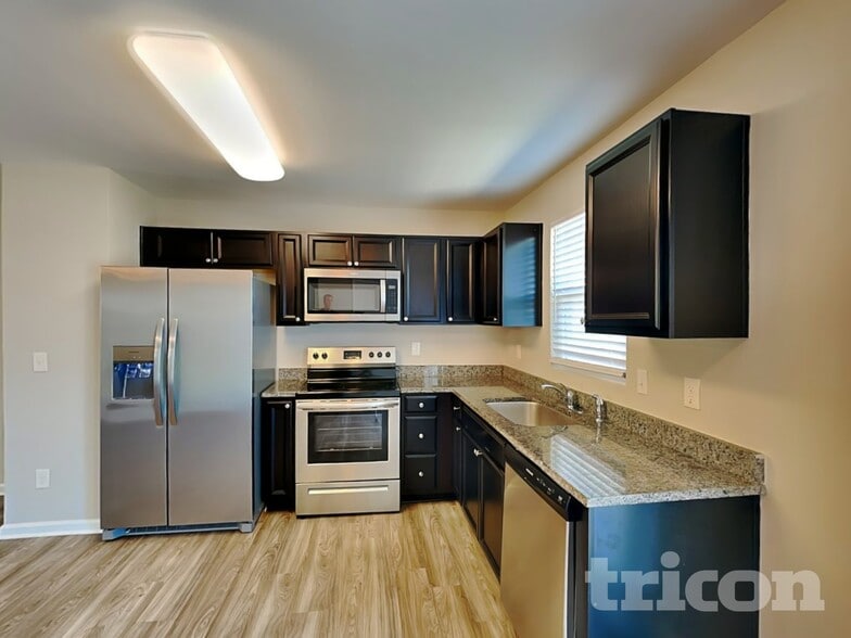 Building Photo - 663 Sequoia Dr