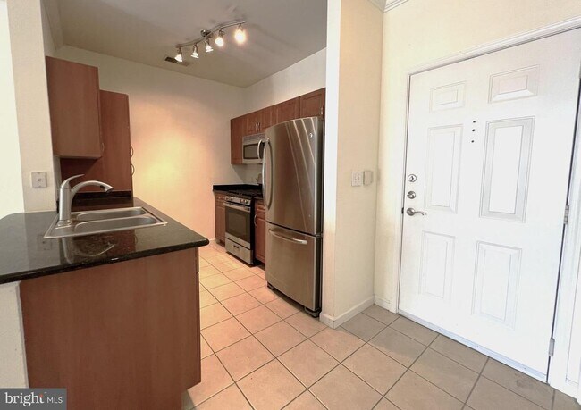 Building Photo - 12953 Centre Park Cir