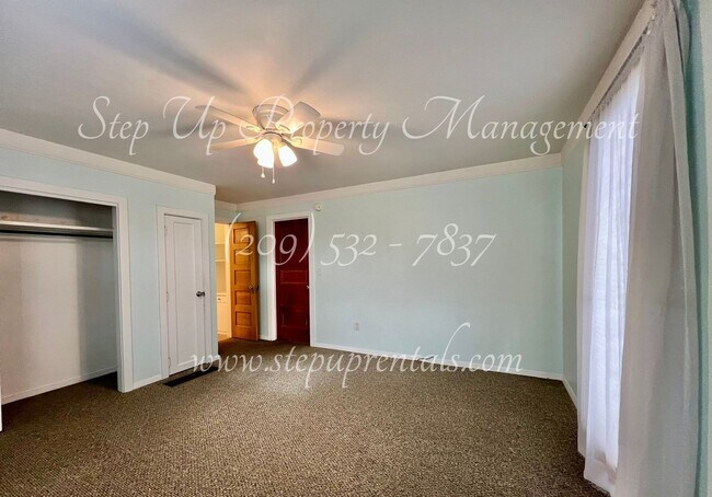 Building Photo - Cozy Downtown 2 Bedroom Bungalow in the Heart of Sonora!
