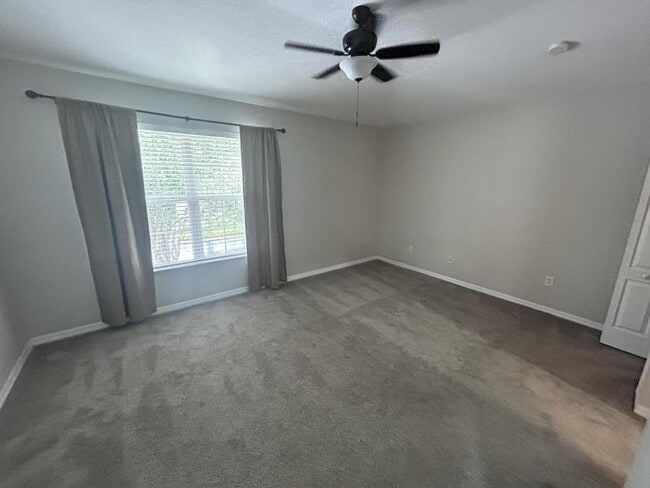 Building Photo - 15835 Fishhawk Falls Dr