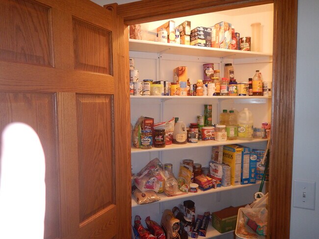 Building Photo - 35270 W Walker Rd