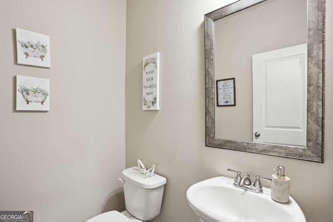 Building Photo - 106 Logan Pass Dr