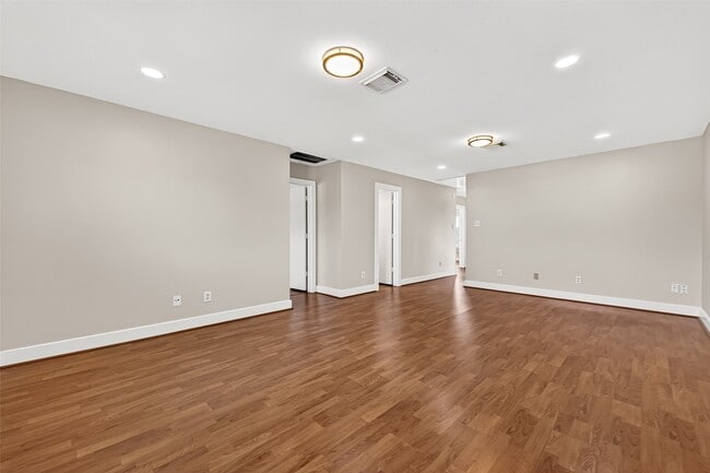 Building Photo - 6247 Settlers Lake Cir E