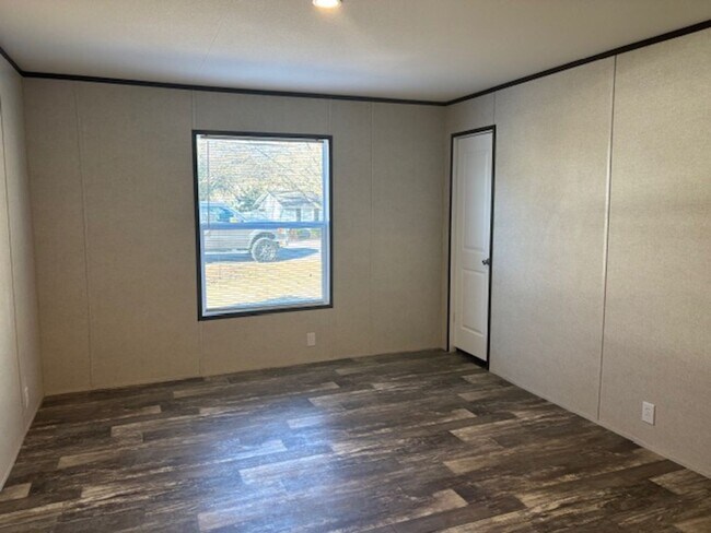 Building Photo - 5952 Yale Ave