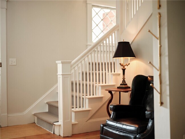 Building Photo - 38 Lake St