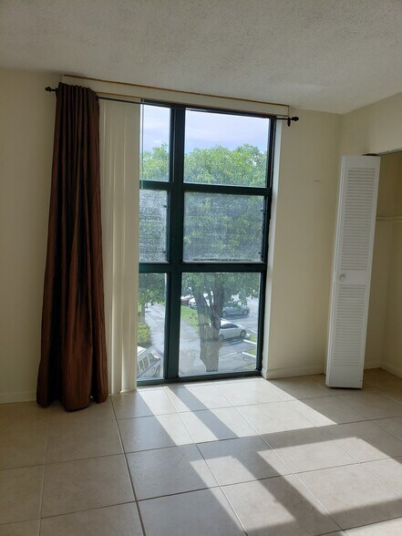 Building Photo - 11750 SW 18th St