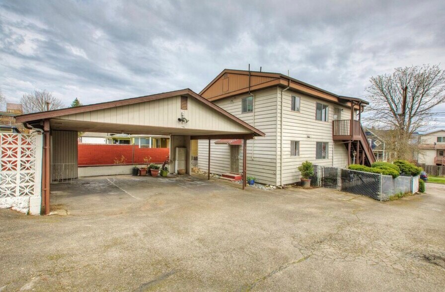 Building Photo - 1637 21st Ave