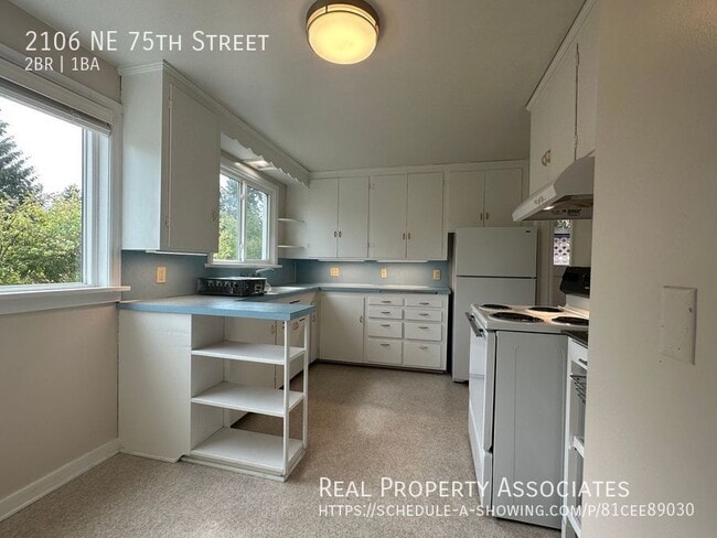 Building Photo - 2106 NE 75th St