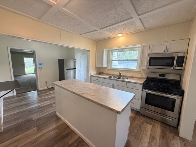 Building Photo - 3-Bedroom, 2-Bath Home on Acreage with Pond and Large Detached Garage