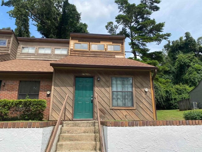 Primary Photo - 1099 Ocala Rd