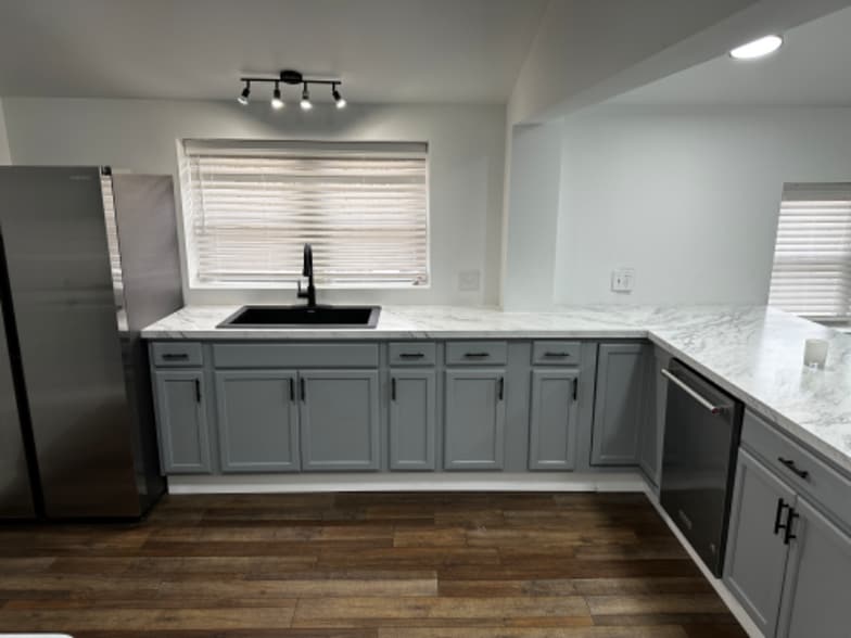 Building Photo - 907 Michigan Ave