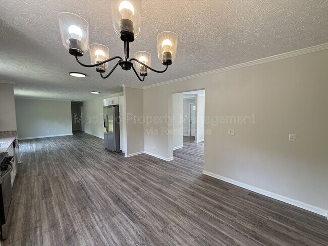 Building Photo - 10504 Benchmark Rd