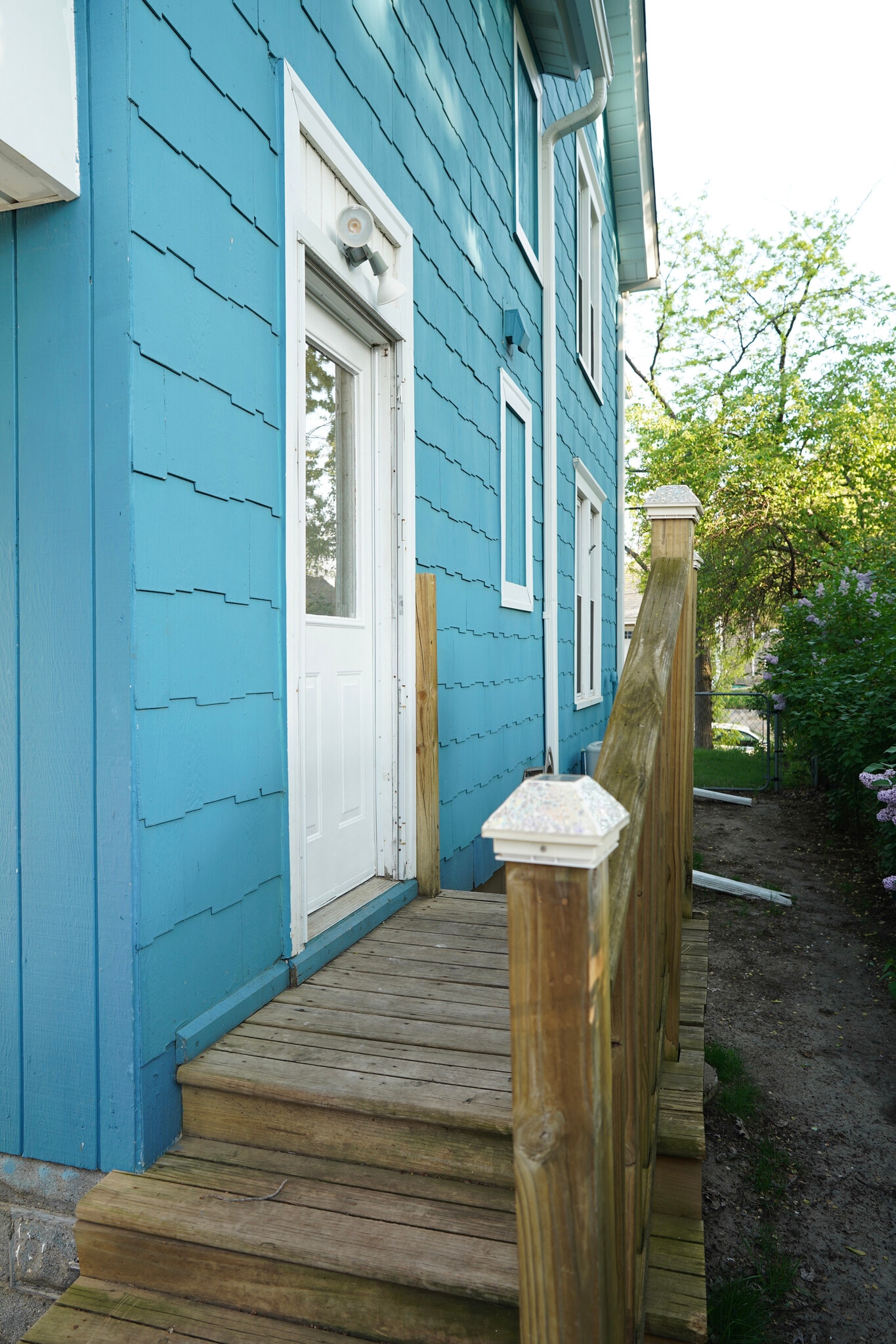 Rear entrance - 413 19th Ave NE