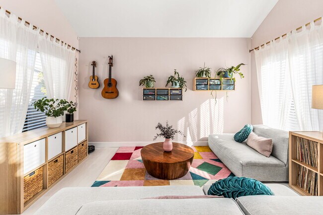 Building Photo - 3650 Avocado Village Ct