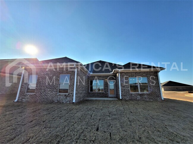 Building Photo - Home for Rent in Meridianville, AL!!! Avai...