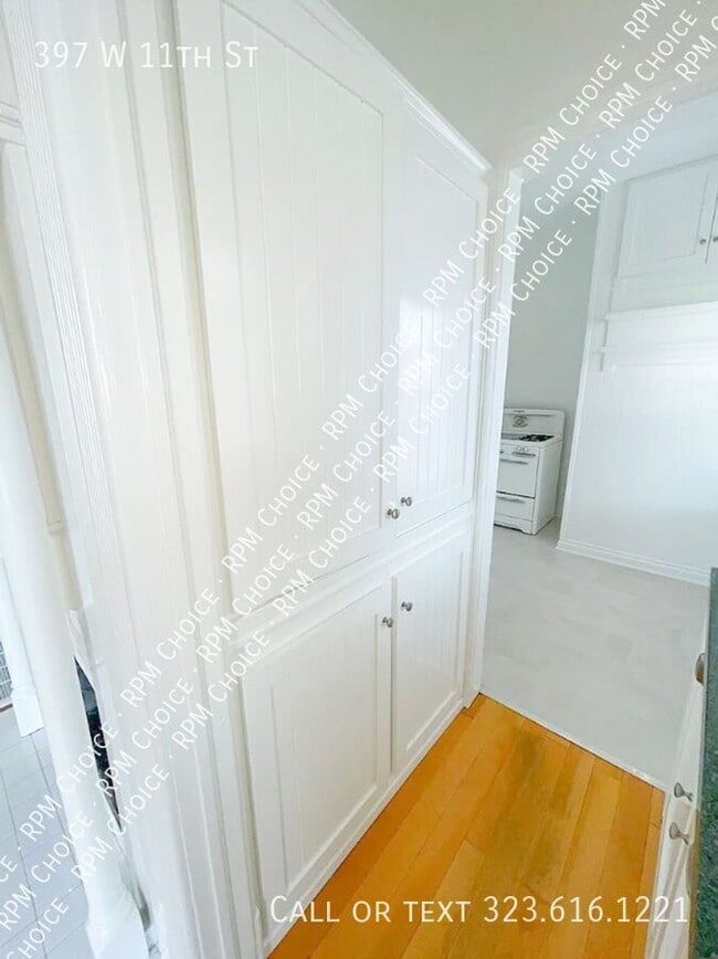 Building Photo - 397 W 11th St