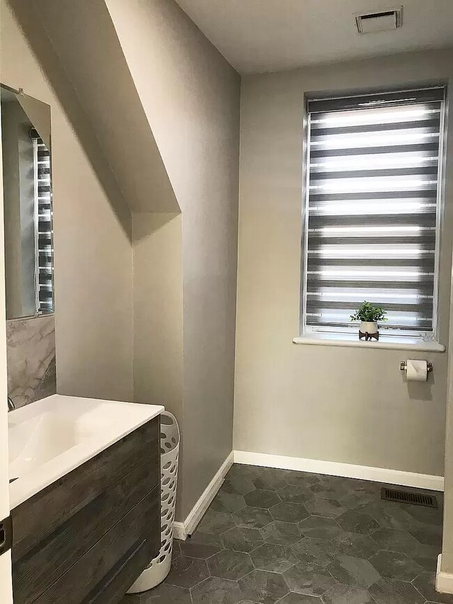 Building Photo - 4529 Arco Ave