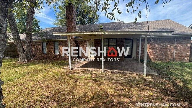 Building Photo - 4644 Benoit Dr