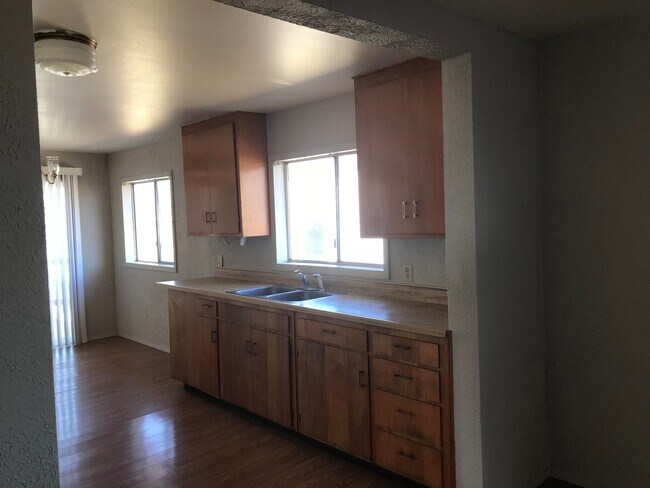 Building Photo - 5648 Avalon St