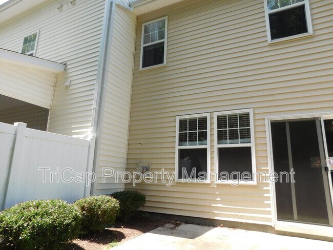 Building Photo - 524 Elm Ave