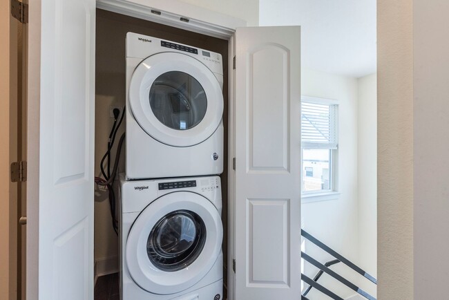 Building Photo - 3702 Tower View Ct