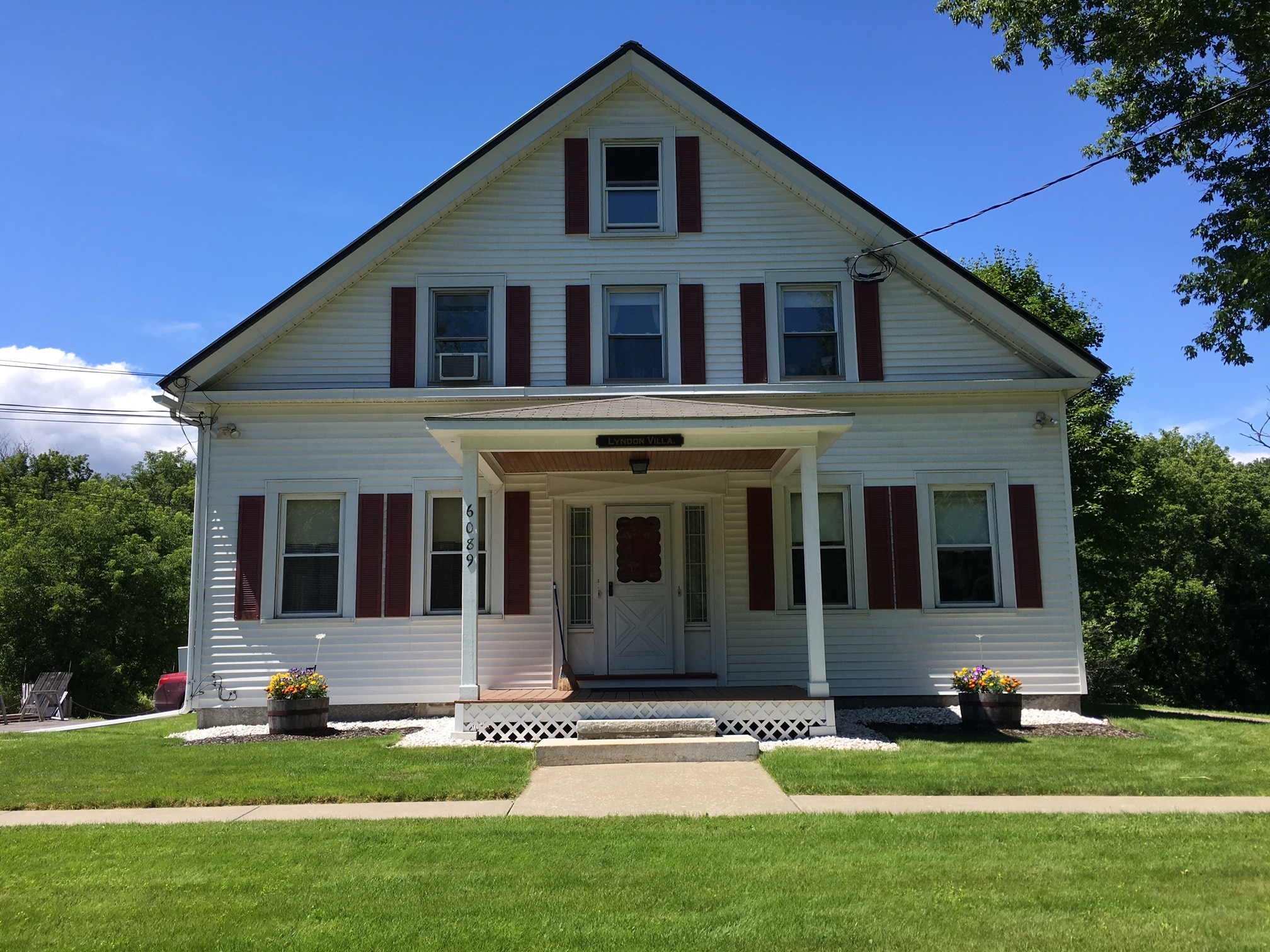 Efficiency Apartment - Clean, Quiet, & Secure - 6089 Memorial Dr