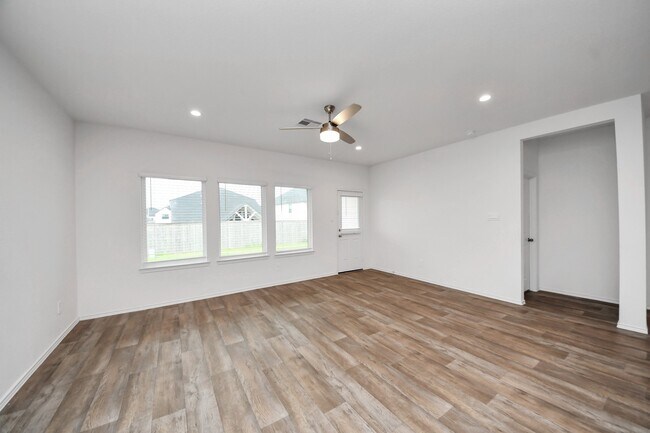 Building Photo - 31303 Heddington Ln