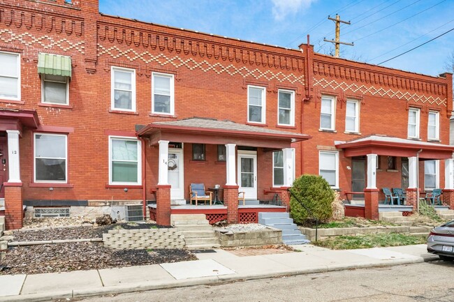 Building Photo - Amazing Townhome in Old North Columbus!