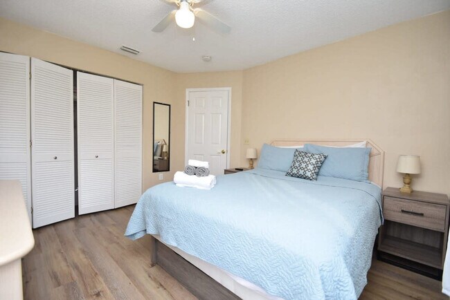 Building Photo - 60 Westover Ln