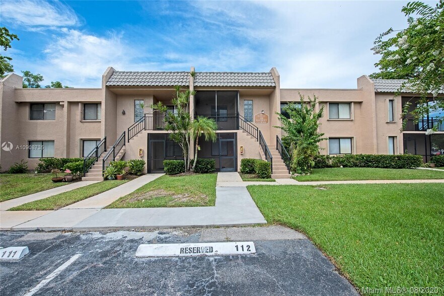 Building Photo - 320 Racquet Club Rd