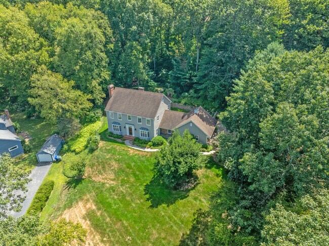 Building Photo - 112 Old Farms Rd