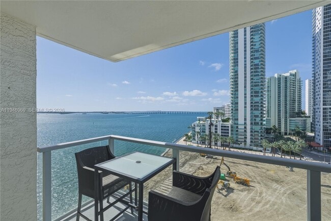 Building Photo - 1155 Brickell Bay Dr