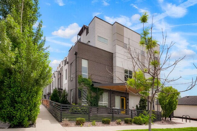 Primary Photo - Stylish Sloan’s Lake Townhome with Rooftop...