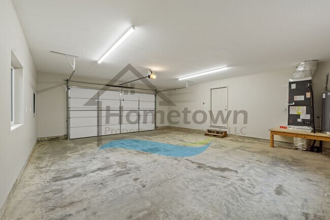 Building Photo - 4-Bedroom 2-Bathroom Home with Attached 2-Car Garage Available in Blanchard!