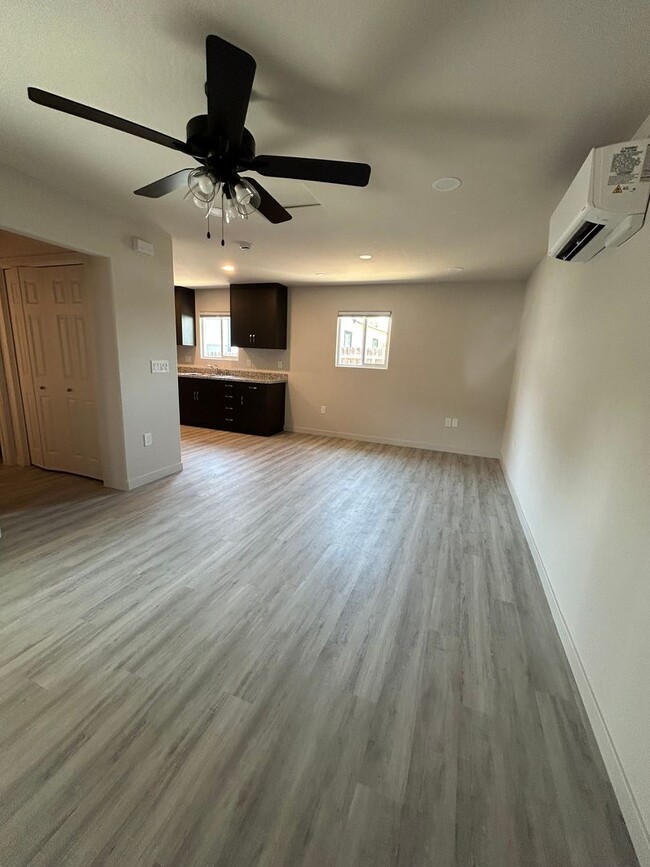 Building Photo - 1 bed 1 bath unit - ADU