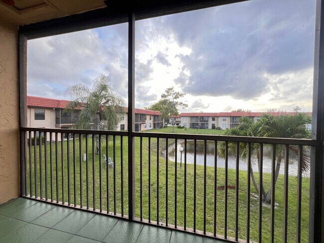 Building Photo - 21911 Lake Forest Cir
