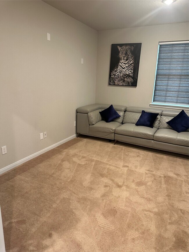 Building Photo - 1617 Darwin Cedar Dr