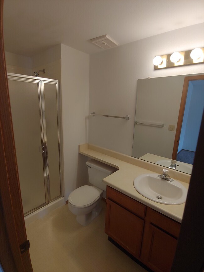 Building Photo - 8418 Everett Way