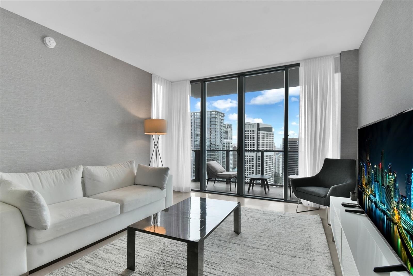 Building Photo - 88 SW 7th St