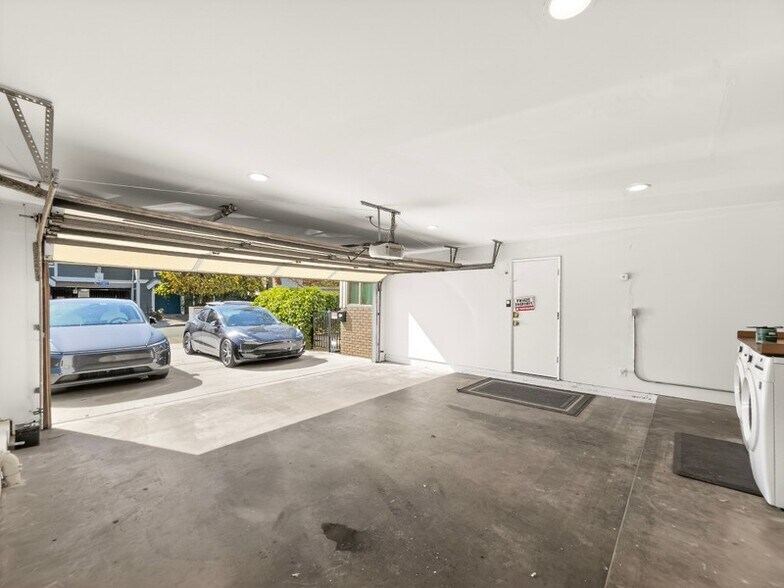 Building Photo - 13626 Cerise Ave