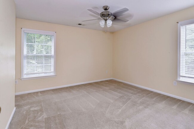 Building Photo - Spacious Home in York County