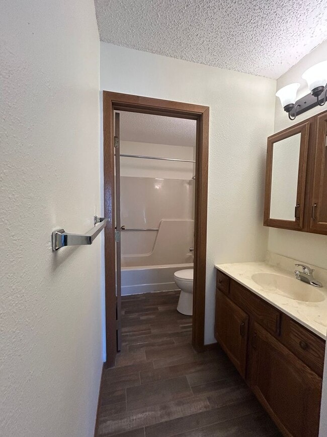 Building Photo - Comfortable 2x2 with Garage + In-Unit Laundry