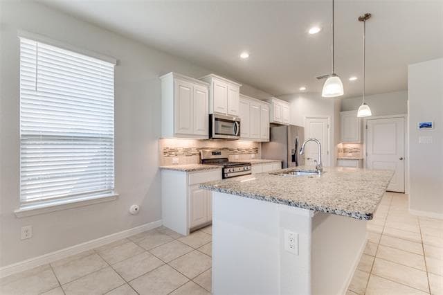 Building Photo - 15933 Charing Cross Dr