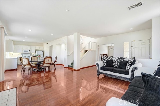 Building Photo - 12328 Edgecliff Ave