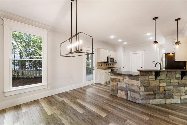 Building Photo - 330 Summerlin Dr